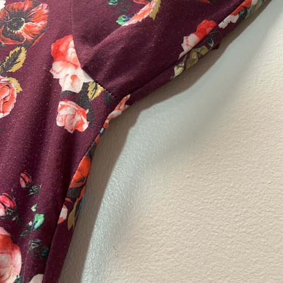 Comfy Fit Floral Long Sleeve Dress - Picture 6 of 16